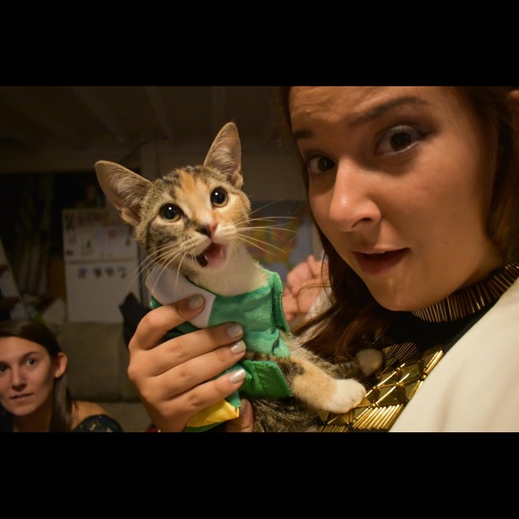 Meet Cristina 🌻 - Picture 3 of 6